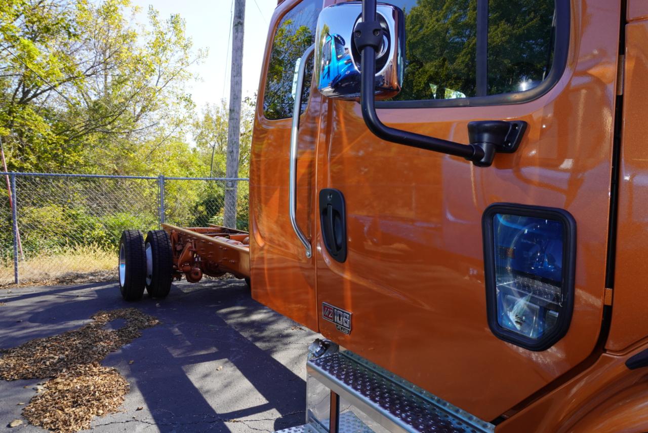 Freightliner M2 106 Plus  2027