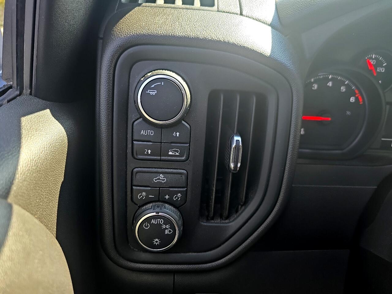 Chevrolet Silverado 1500 Work Truck Crew Cab Long Box 4WD 2019 Chevrolet Silverado 1500 Work Truck Crew Cab Long Box 4WD 2019