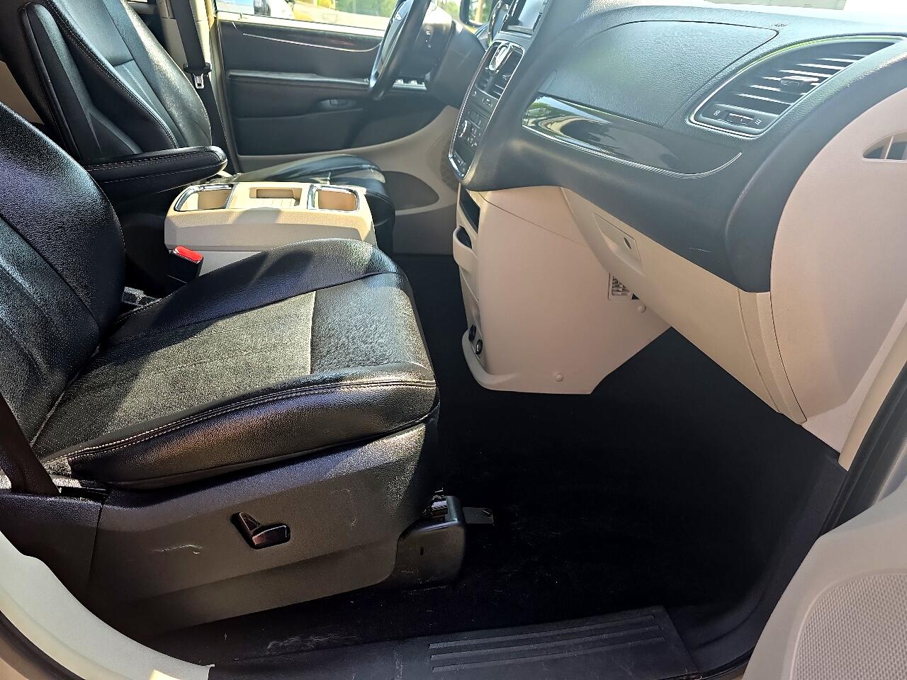 Chrysler Town & Country Touring-L 2014 Chrysler Town & Country Touring-L 2014