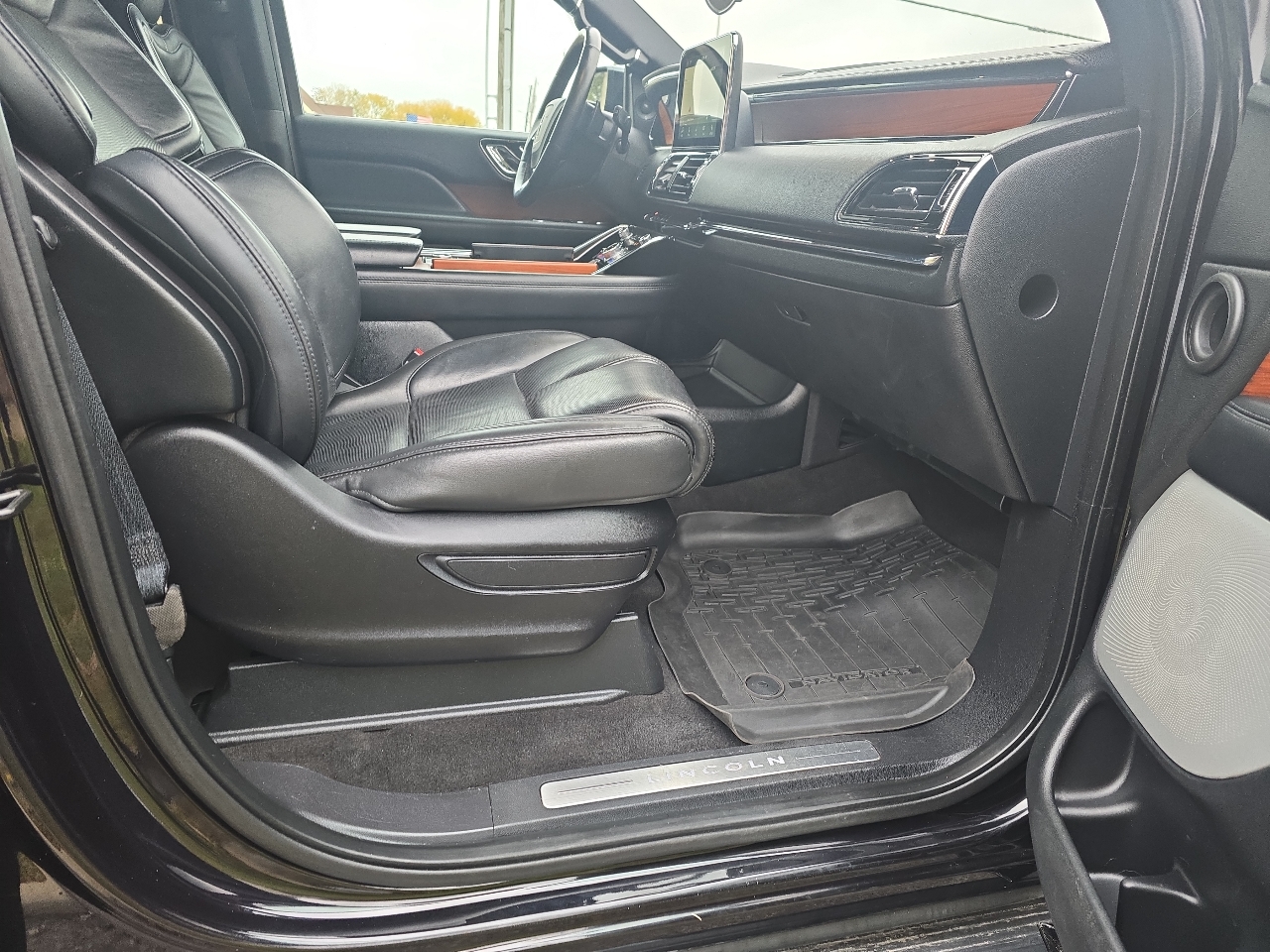 Lincoln Navigator L Reserve 4WD 2019 Lincoln Navigator L Reserve 4WD 2019