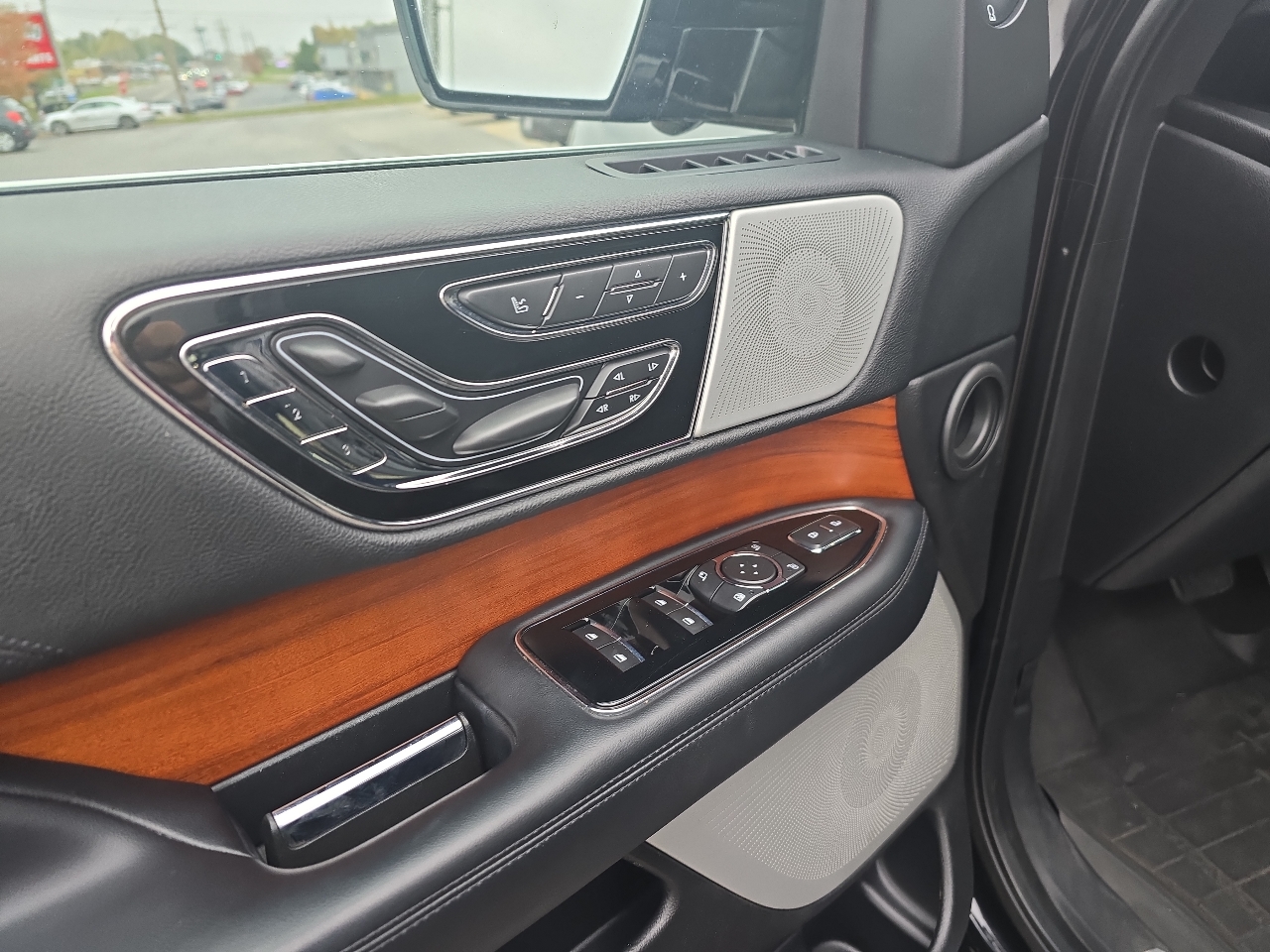 Lincoln Navigator L Reserve 4WD 2019 Lincoln Navigator L Reserve 4WD 2019