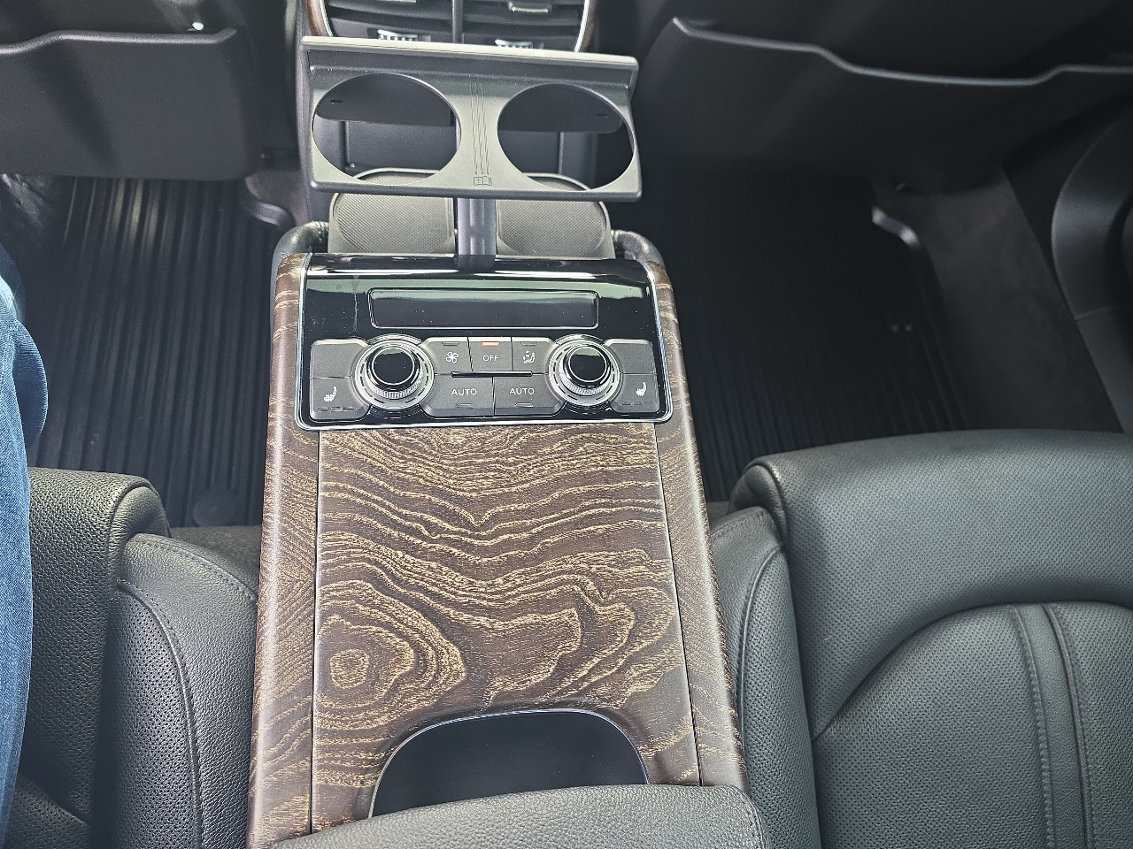 Audi A8 L TDI quattro 2015 Audi A8 L TDI quattro 2015