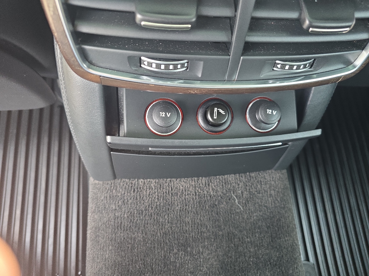 Audi A8 L TDI quattro 2015 Audi A8 L TDI quattro 2015