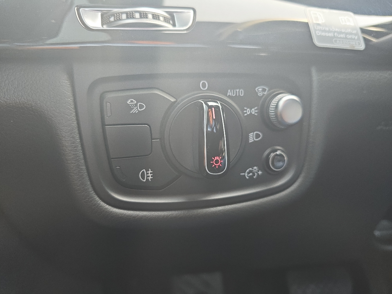 Audi A8 L TDI quattro 2015 Audi A8 L TDI quattro 2015