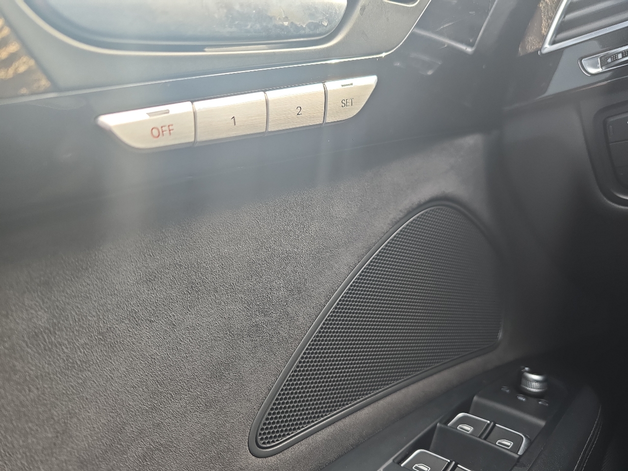 Audi A8 L TDI quattro 2015 Audi A8 L TDI quattro 2015