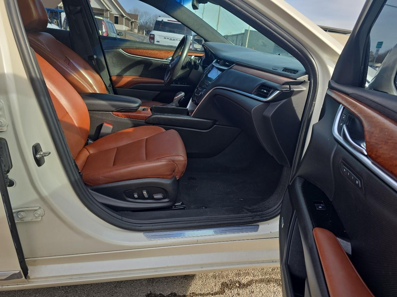 Cadillac XTS Luxury FWD 2015