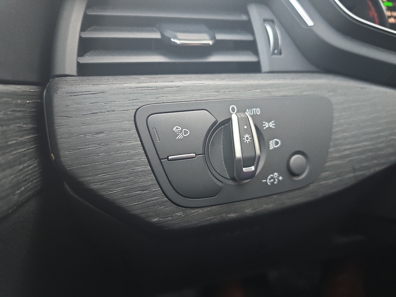 Audi A4 2.0 TFSI Premium quattro 7A 2018