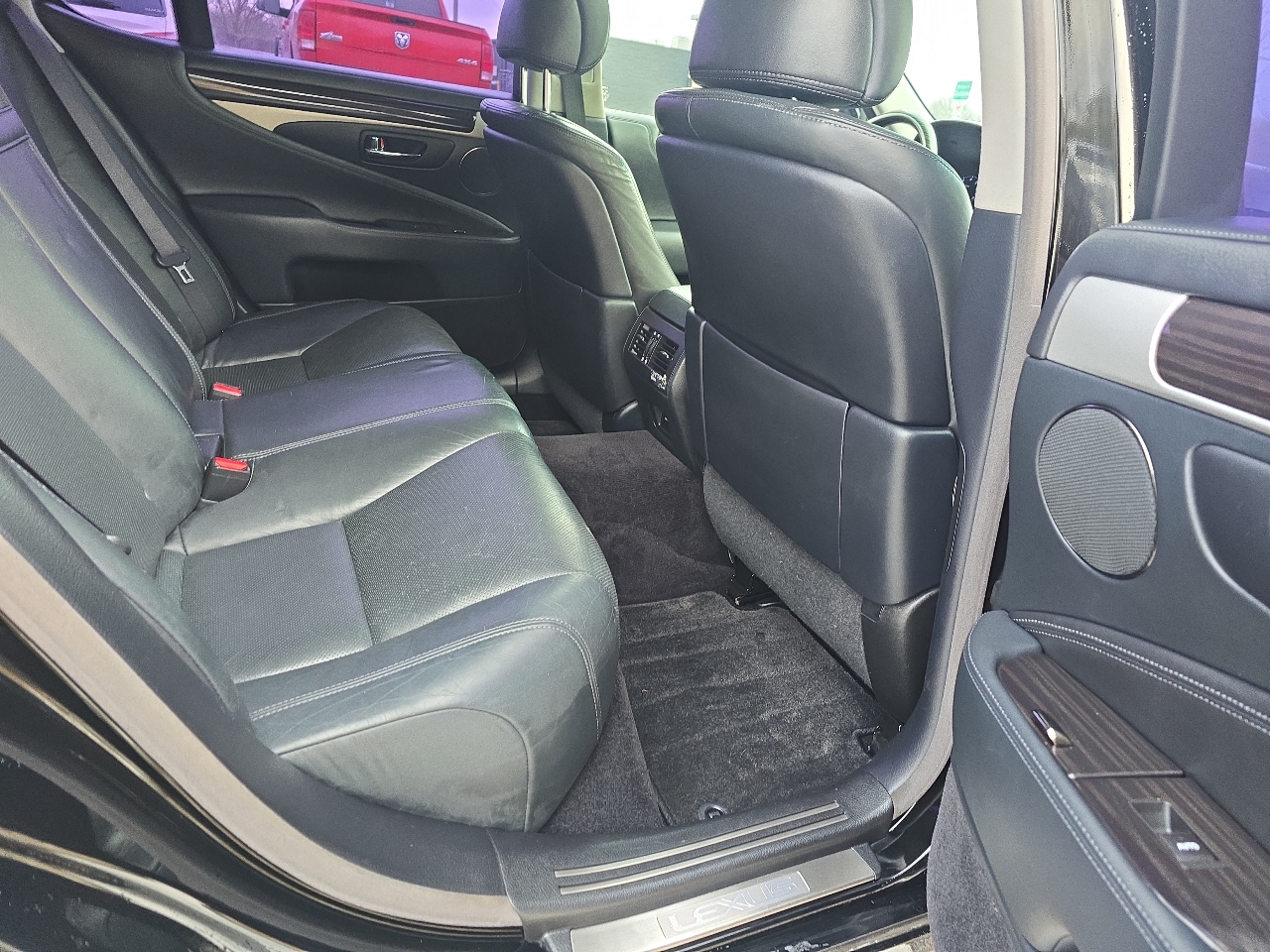 Lexus LS 460 Luxury Sedan 2015