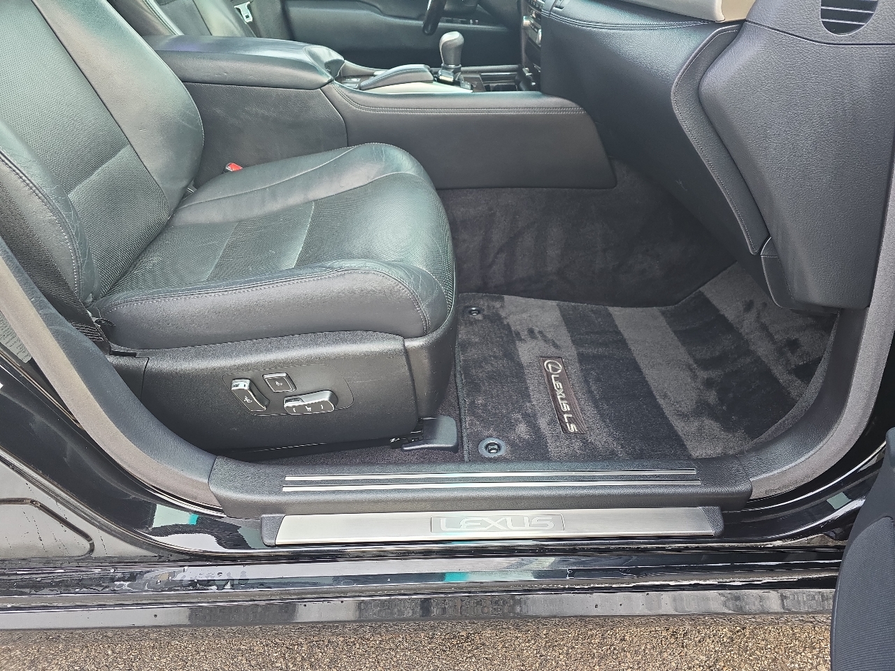 Lexus LS 460 Luxury Sedan 2015