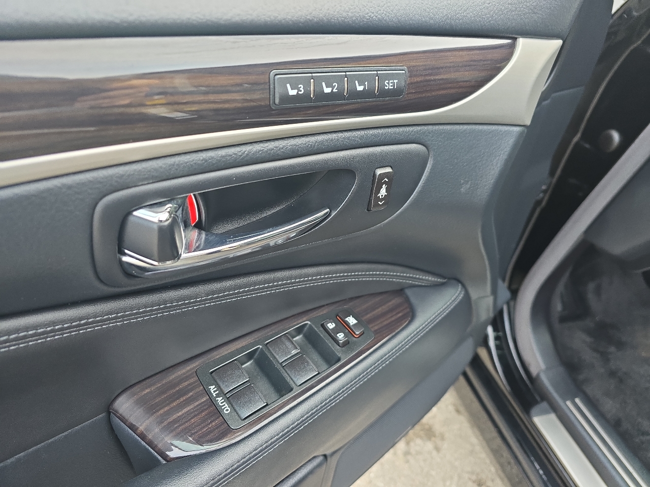 Lexus LS 460 Luxury Sedan 2015