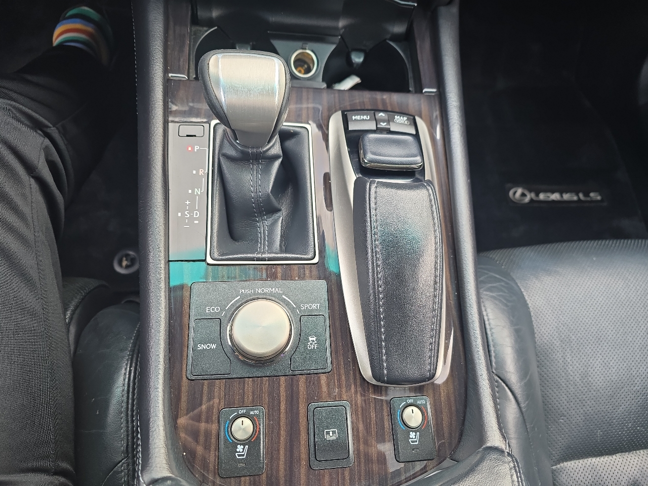 Lexus LS 460 Luxury Sedan 2015