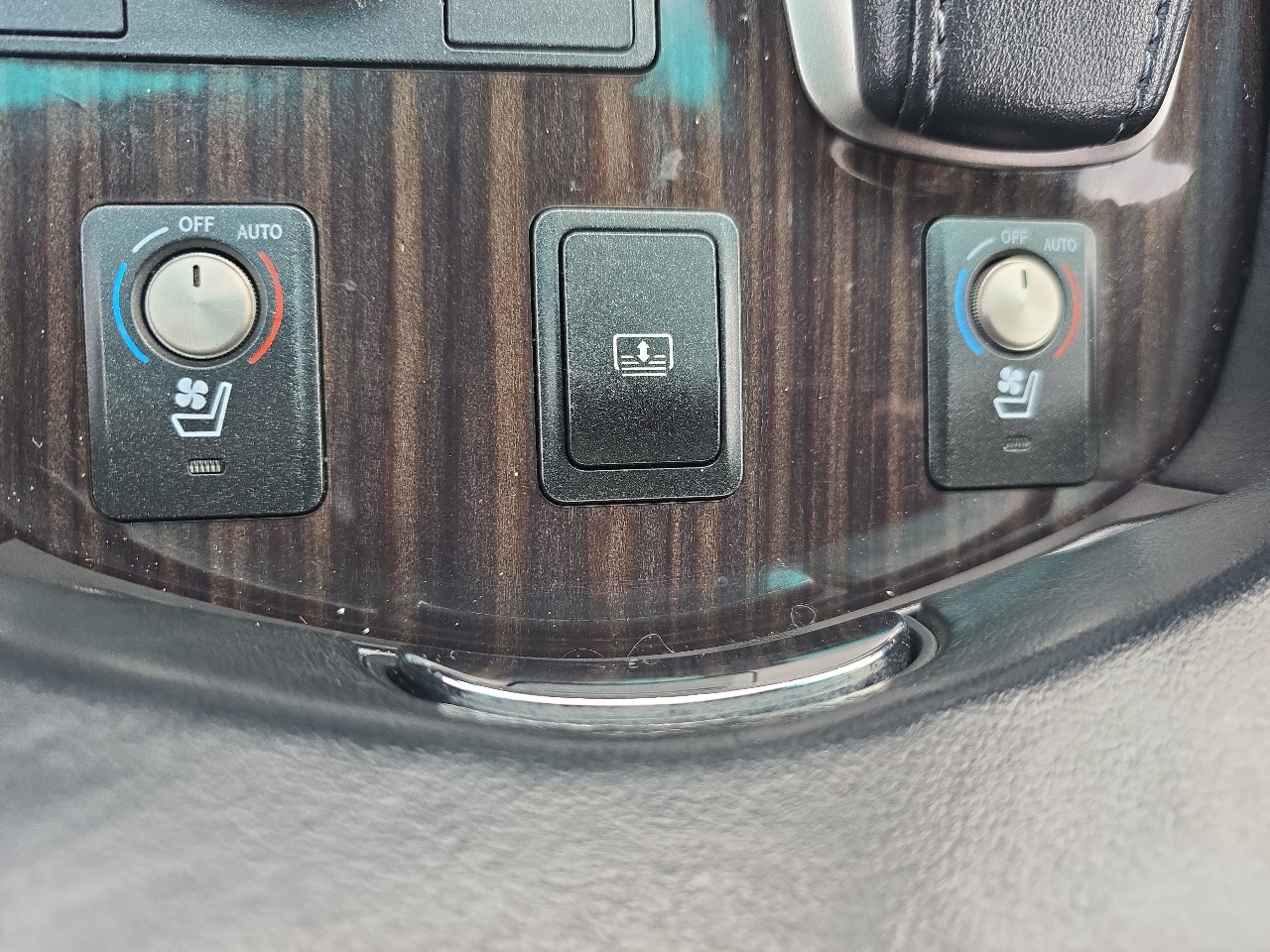 Lexus LS 460 Luxury Sedan 2015