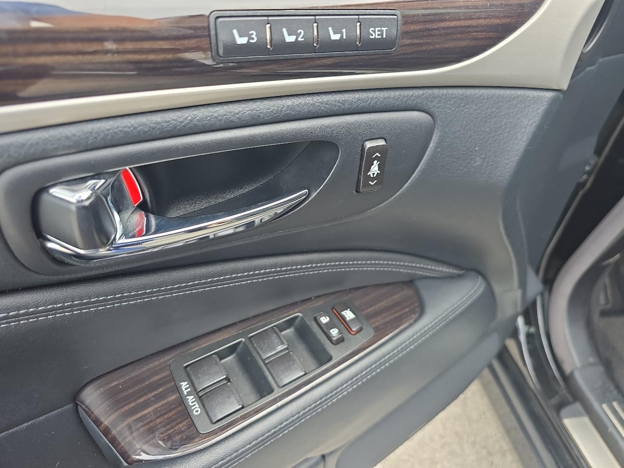 Lexus LS 460 Luxury Sedan 2015