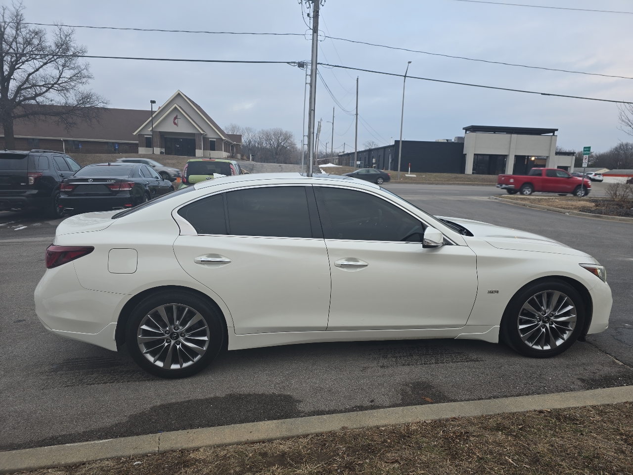 Infiniti Q50 3.0t LUXE AWD 2019