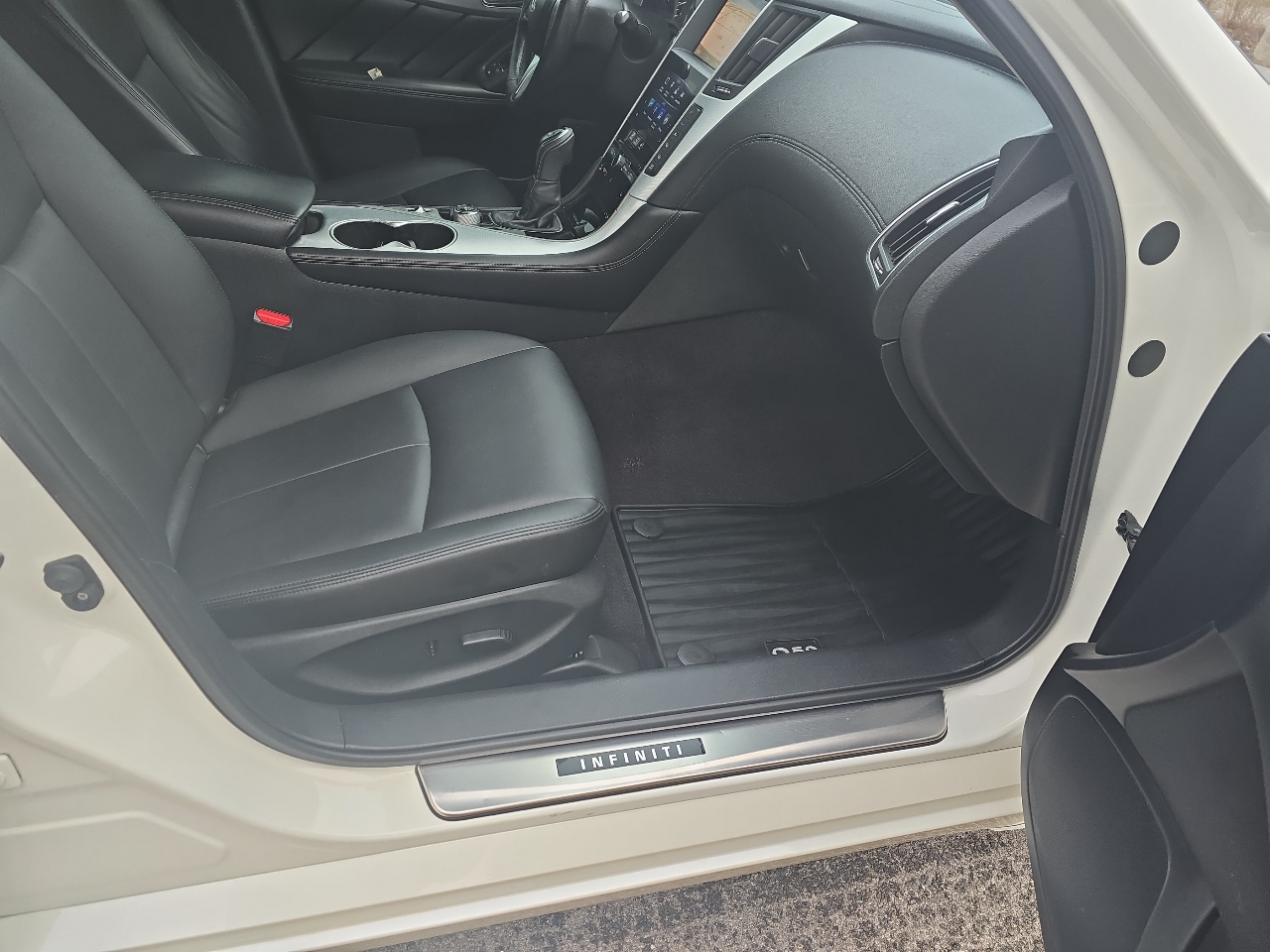 Infiniti Q50 3.0t LUXE AWD 2019