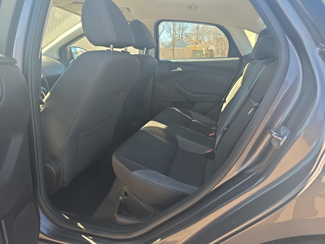 Ford Focus SE Sedan 2014