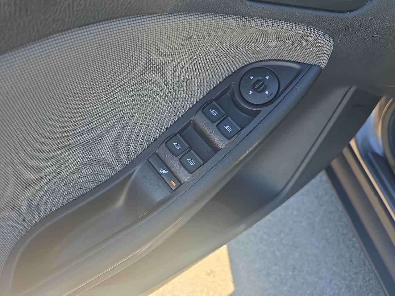 Ford Focus SE Sedan 2014