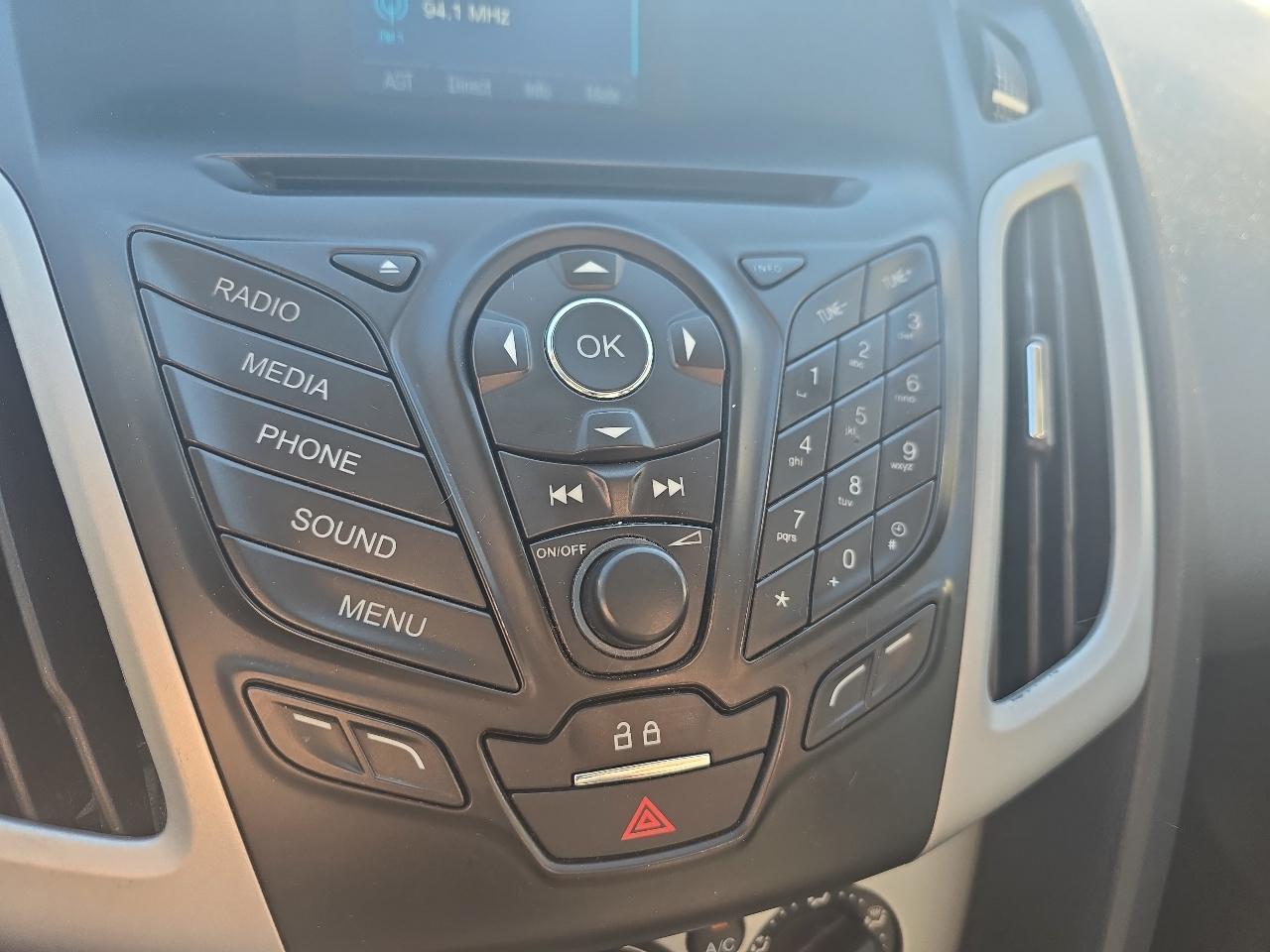 Ford Focus SE Sedan 2014