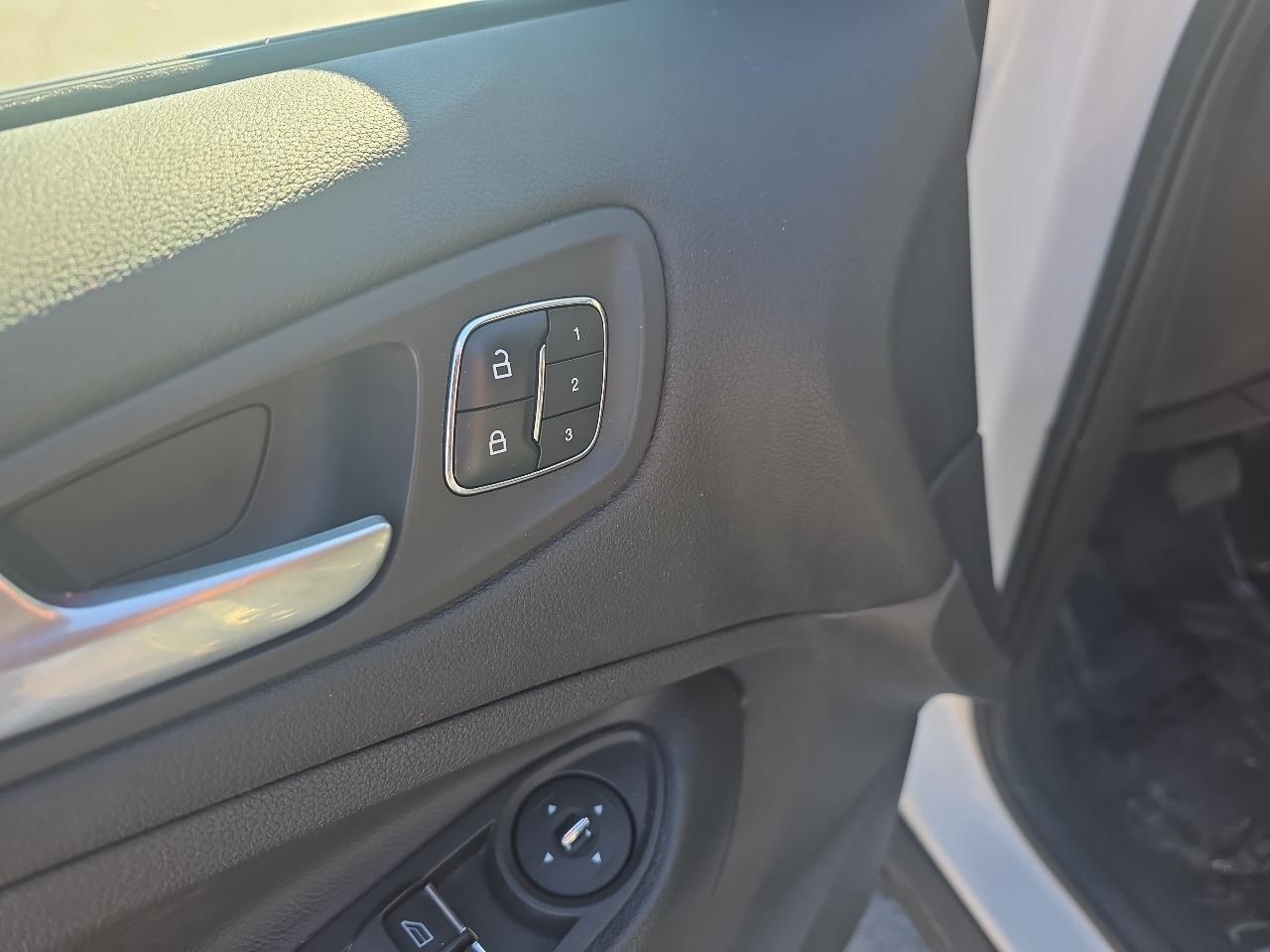 Ford Escape Titanium FWD 2014