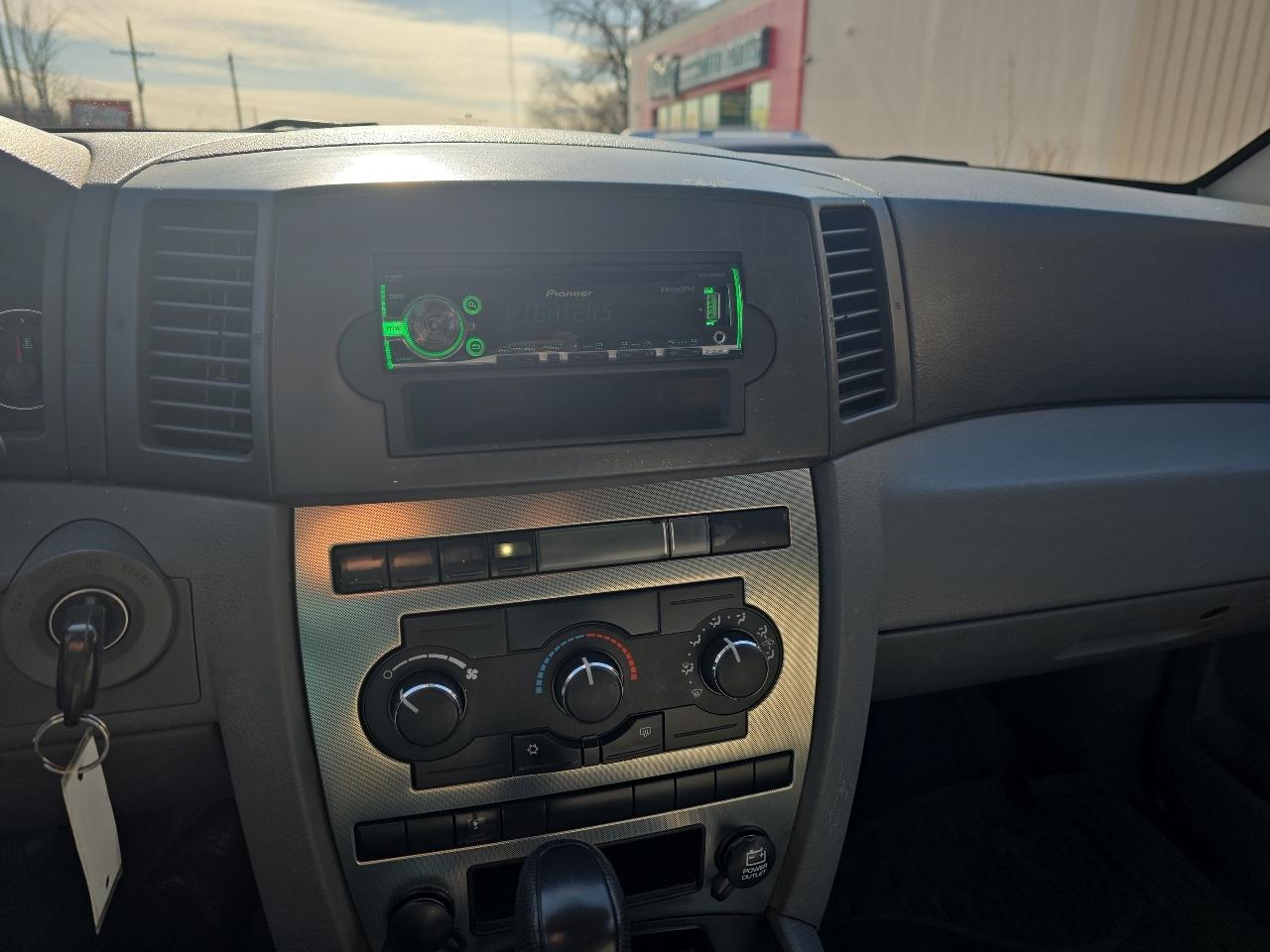 Jeep Grand Cherokee Laredo 4WD 2007