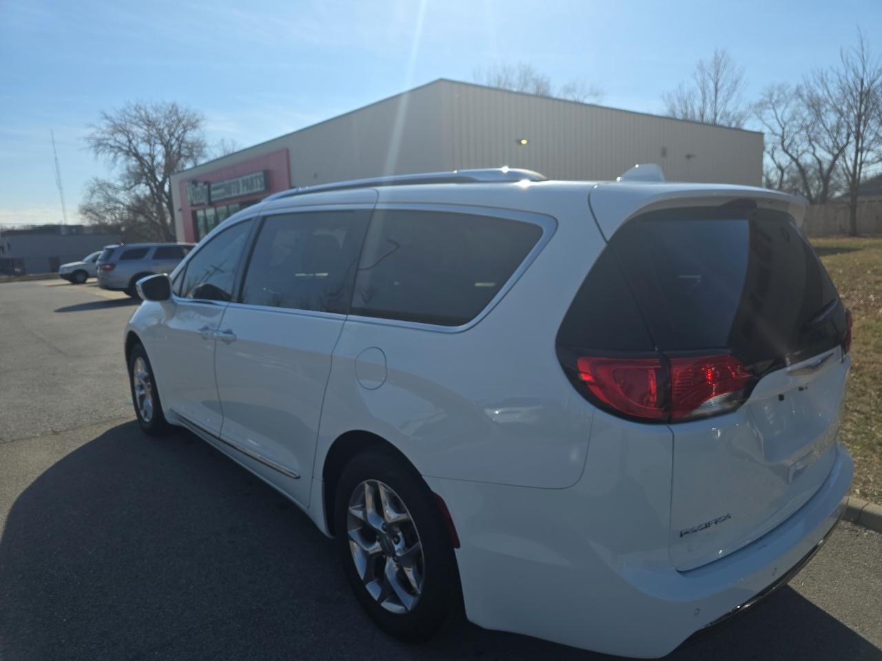 Chrysler Pacifica Limited 2018