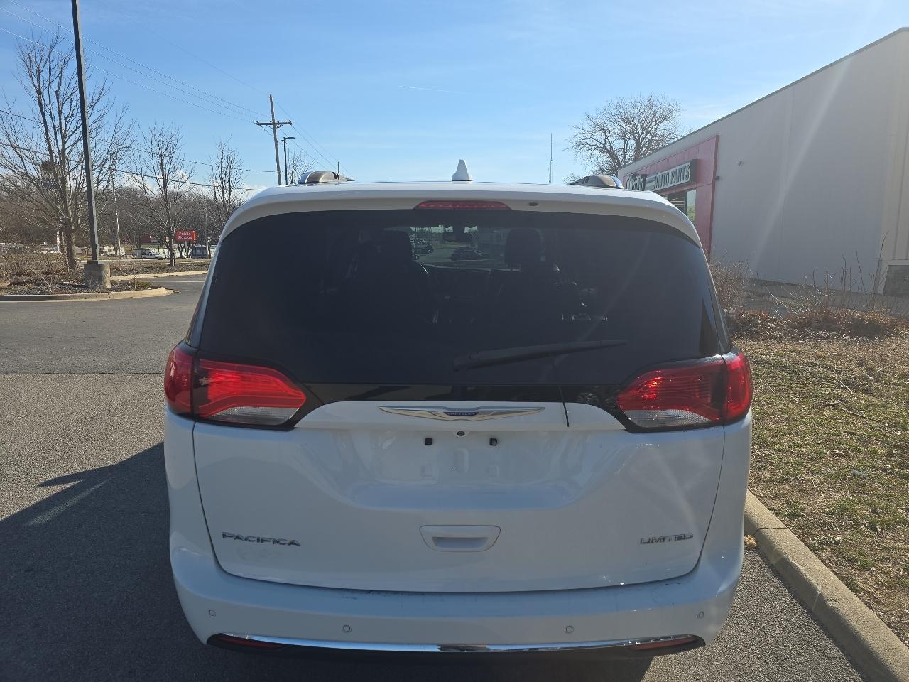 Chrysler Pacifica Limited 2018