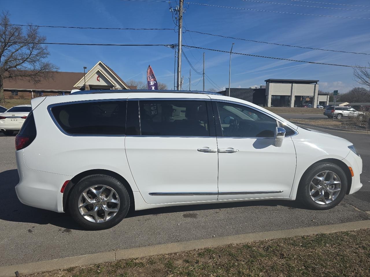 Chrysler Pacifica Limited 2018