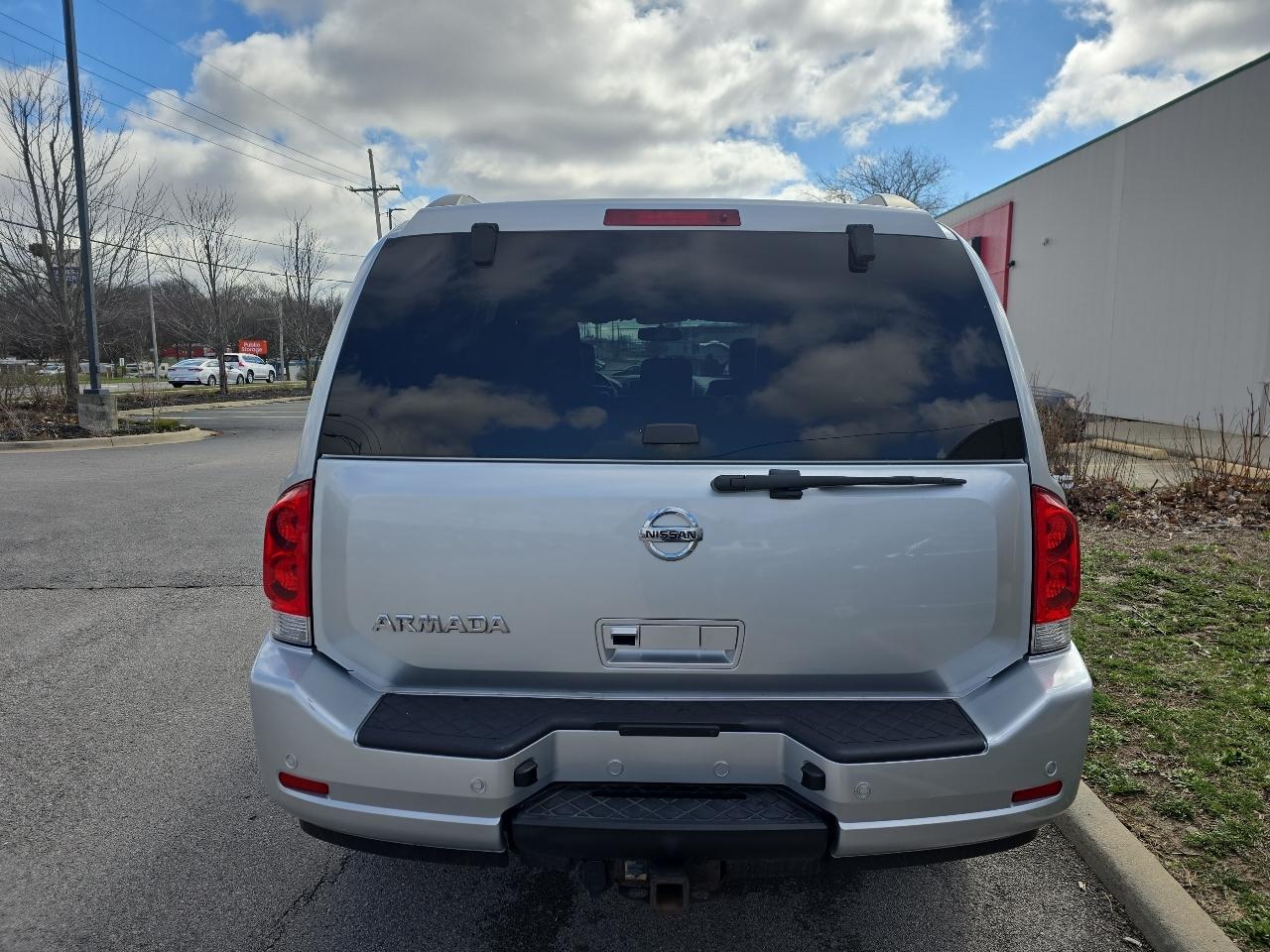 Nissan Armada SL 4WD 2015