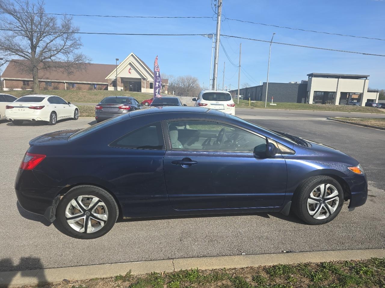Honda Civic LX Coupe 5-Speed AT 2010