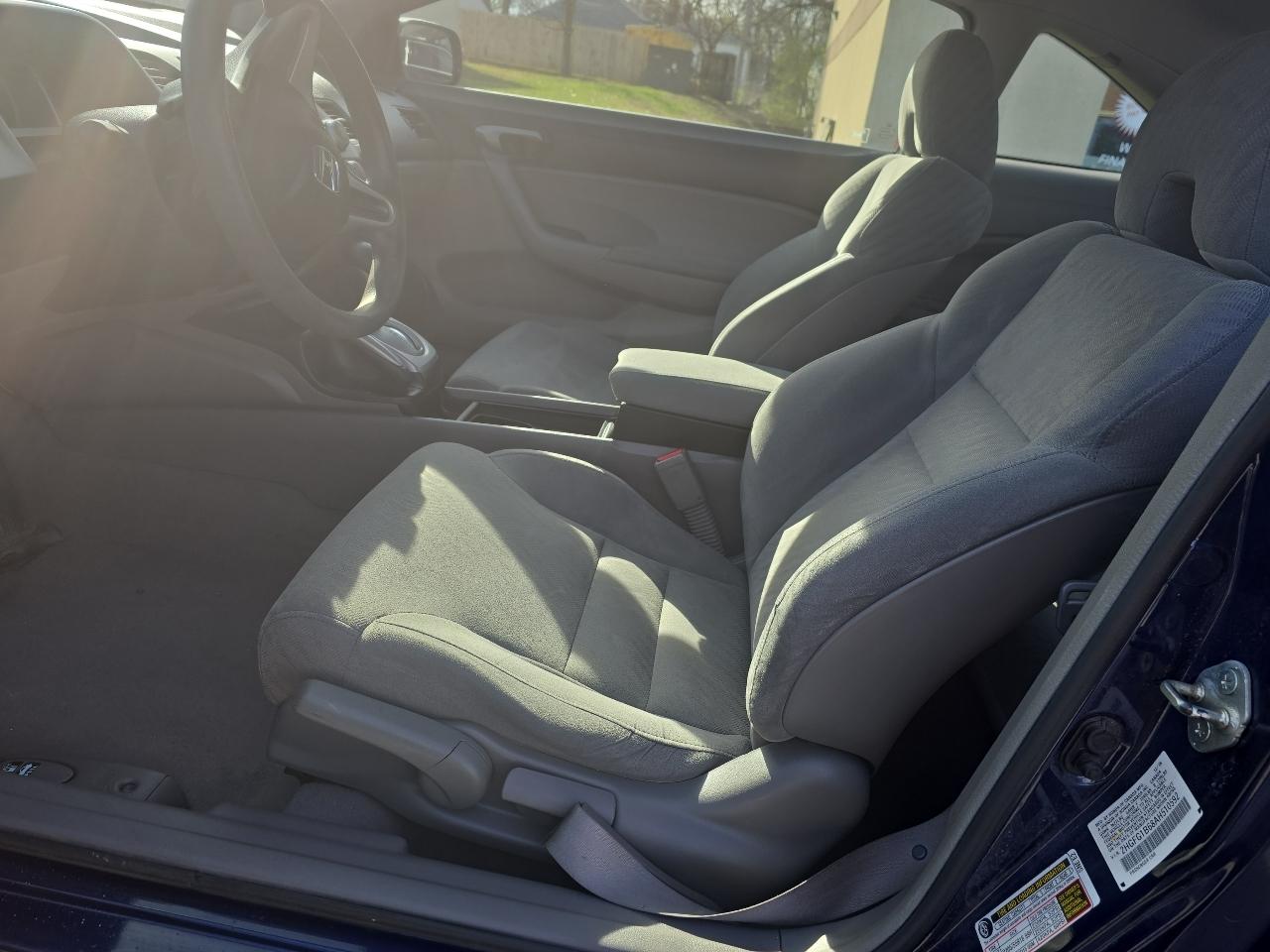 Honda Civic LX Coupe 5-Speed AT 2010