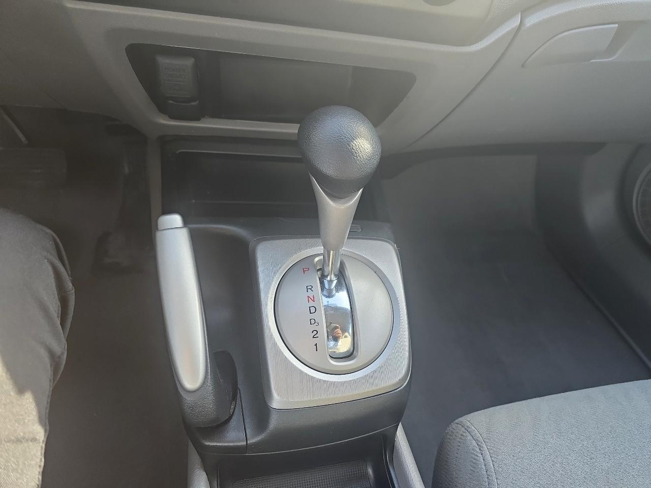 Honda Civic LX Coupe 5-Speed AT 2010