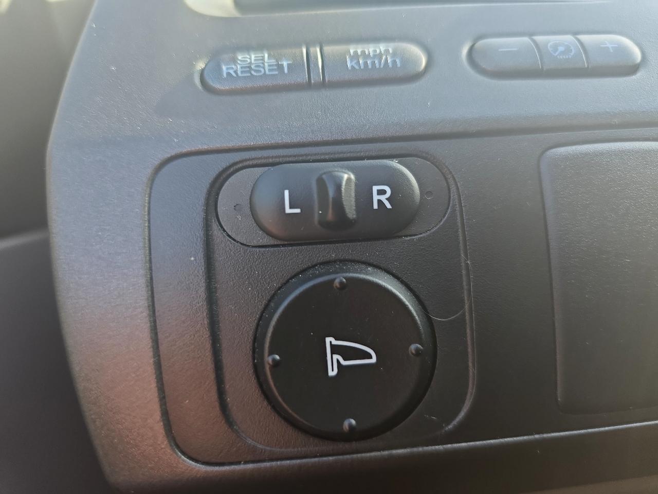 Honda Civic LX Coupe 5-Speed AT 2010