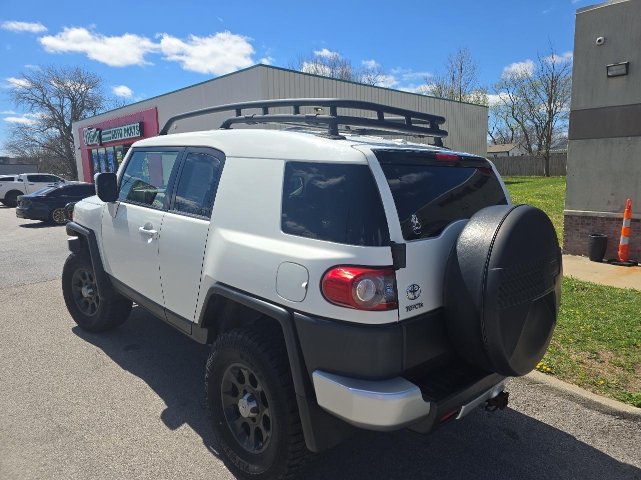 Toyota FJ Cruiser 4WD AT 2012