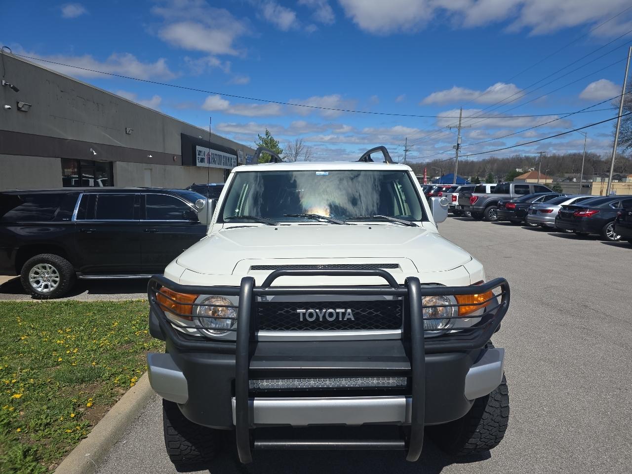Toyota FJ Cruiser 4WD AT 2012