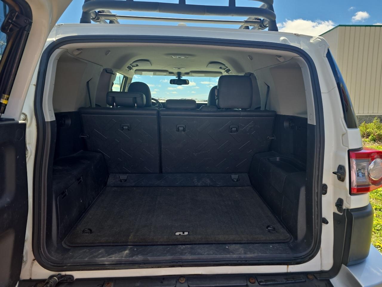 Toyota FJ Cruiser 4WD AT 2012