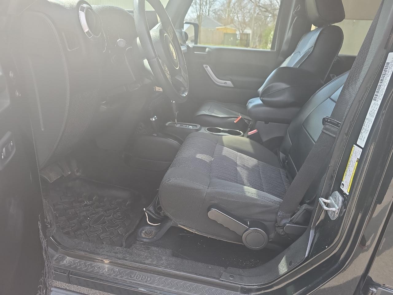 Jeep Wrangler Unlimited Sahara 4WD 2012