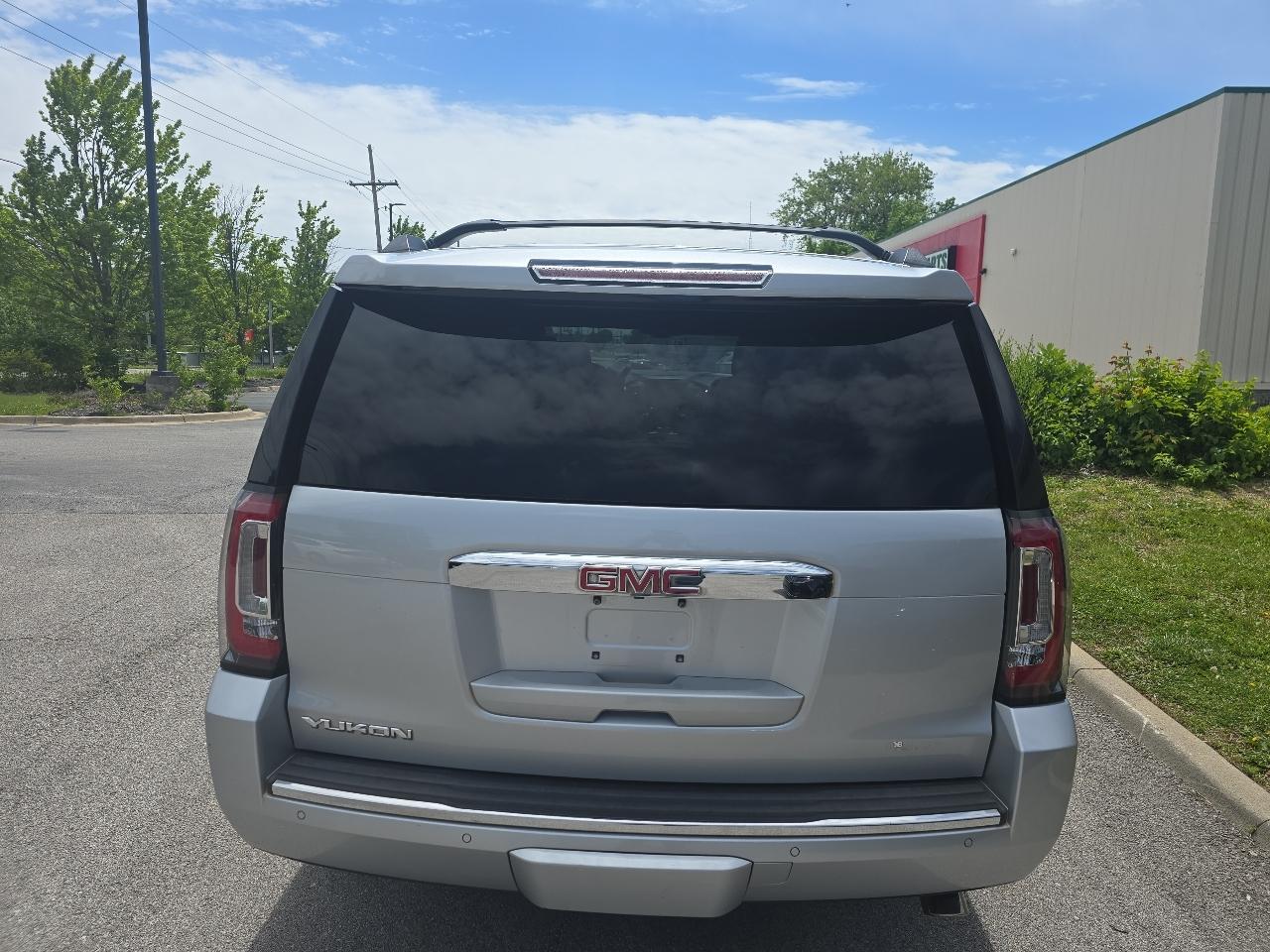 GMC Yukon Denali 4WD 2016