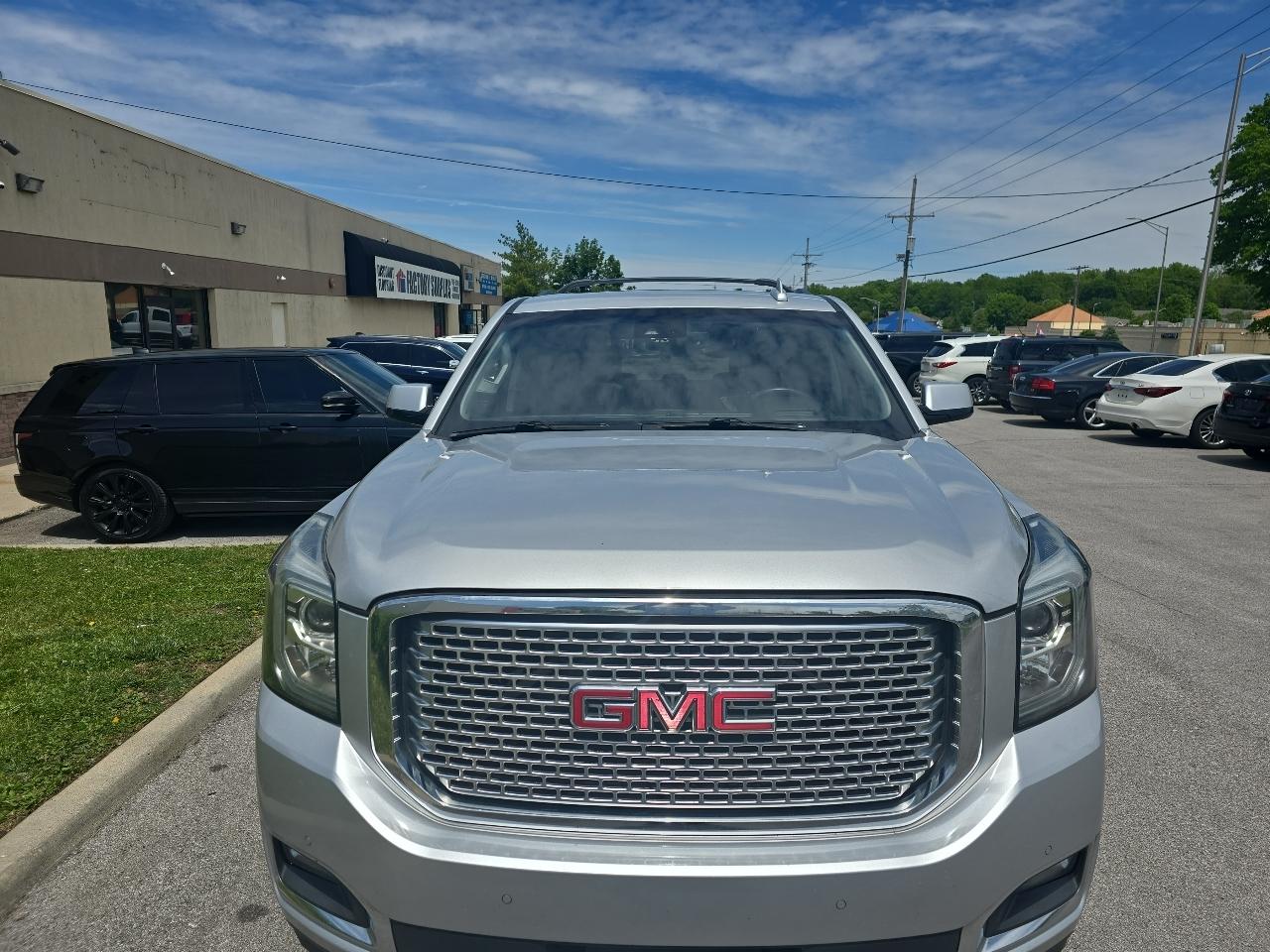 GMC Yukon Denali 4WD 2016