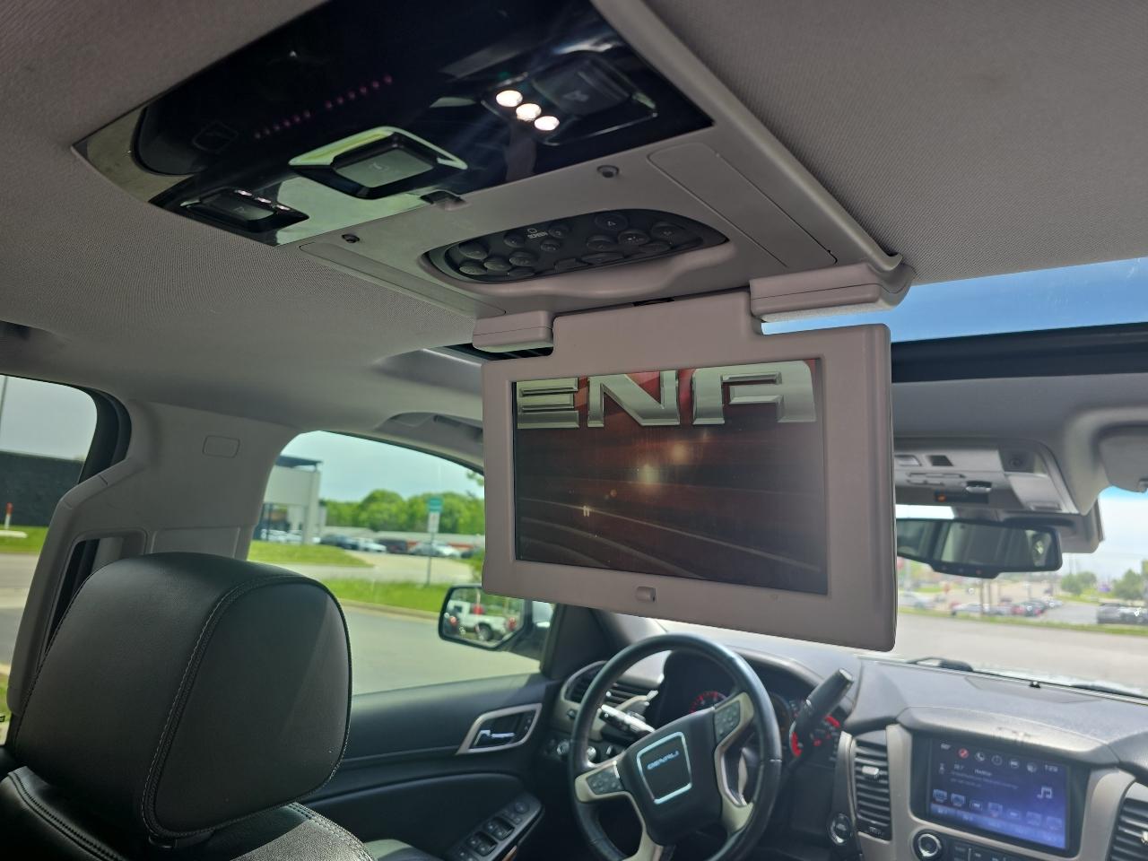 GMC Yukon Denali 4WD 2016