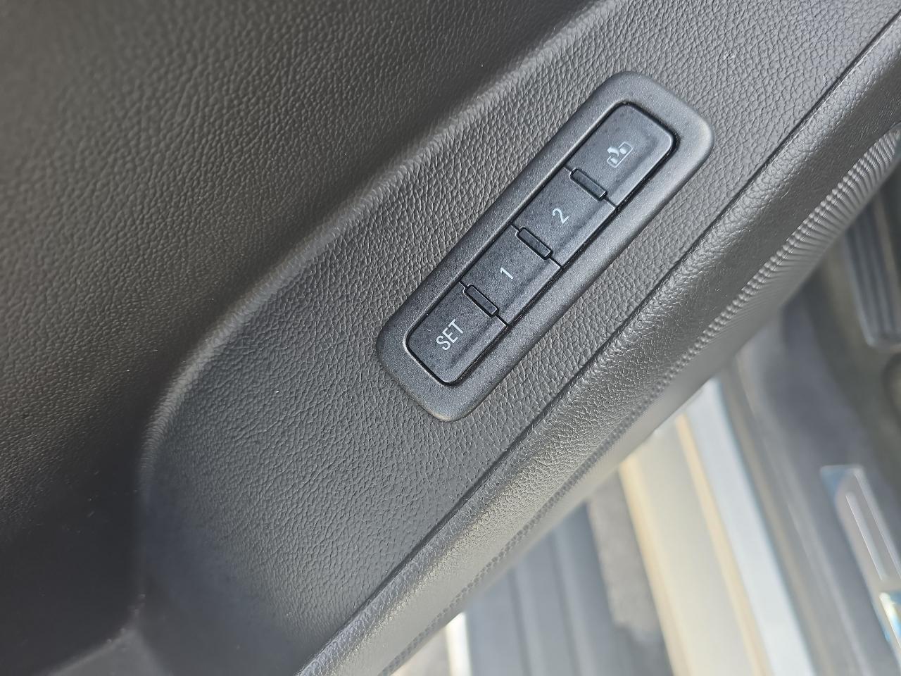 GMC Yukon Denali 4WD 2016