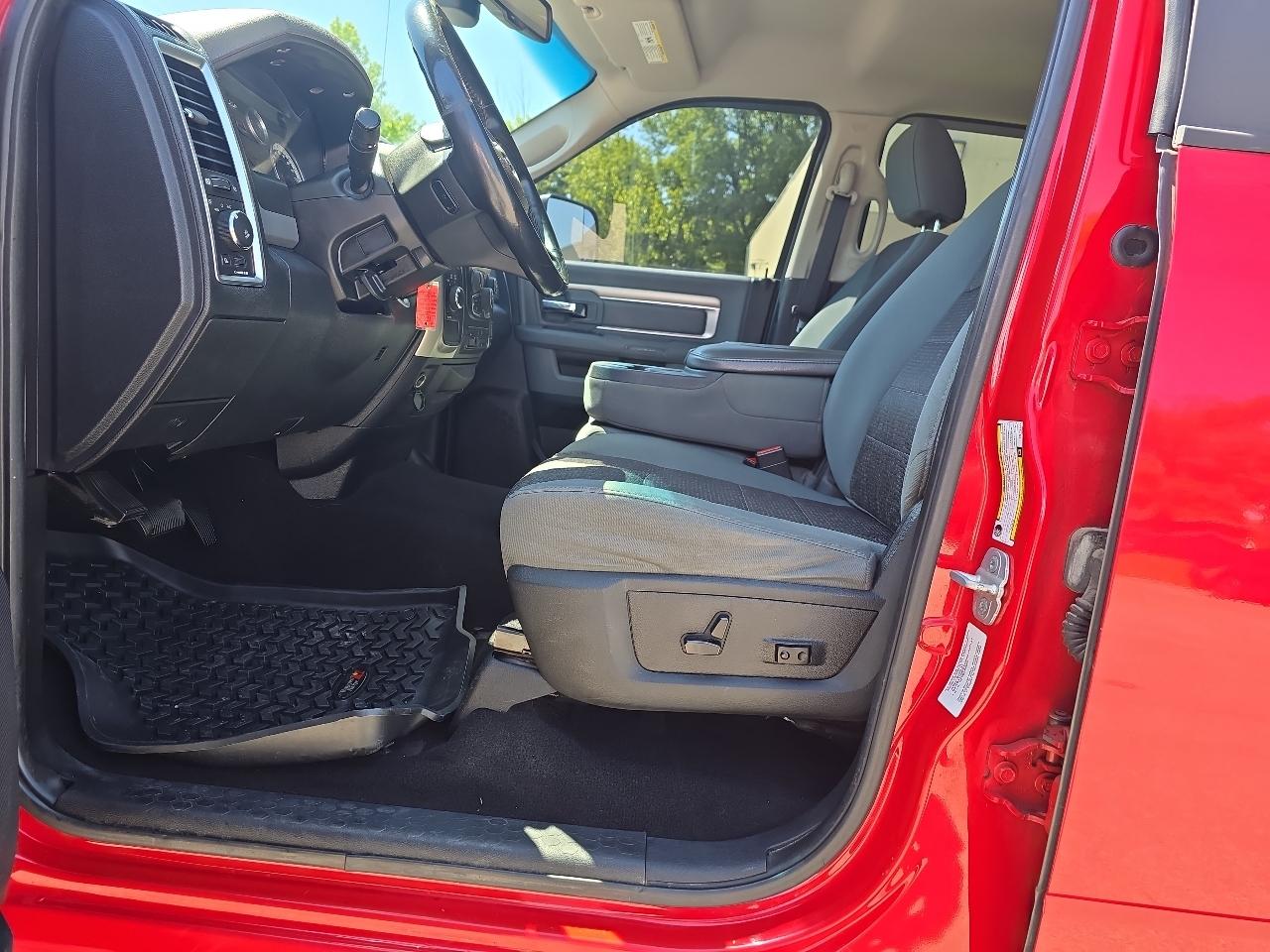 RAM 3500 SLT Mega Cab 4WD 2014