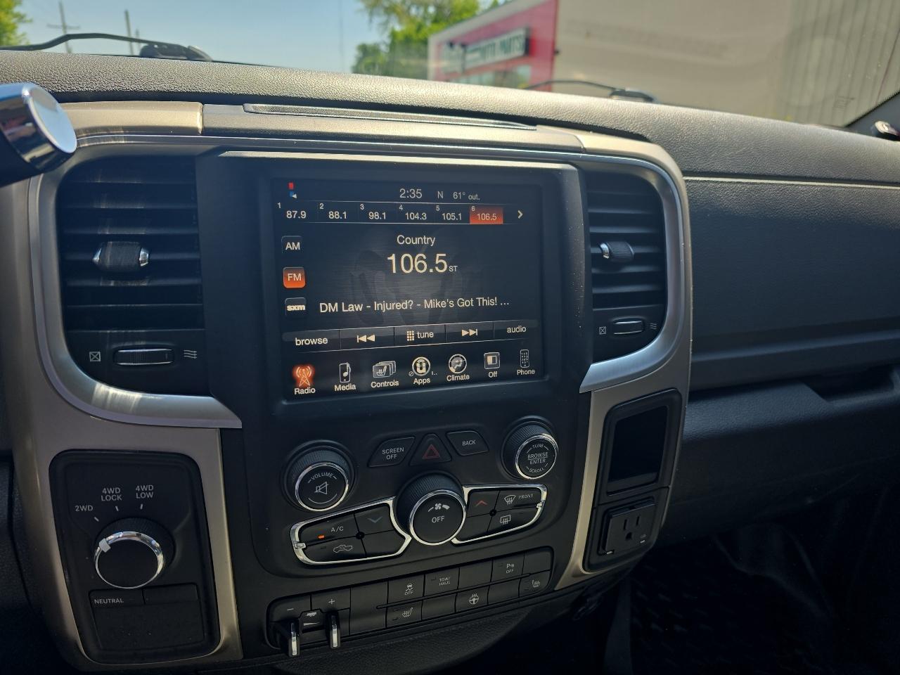 RAM 3500 SLT Mega Cab 4WD 2014