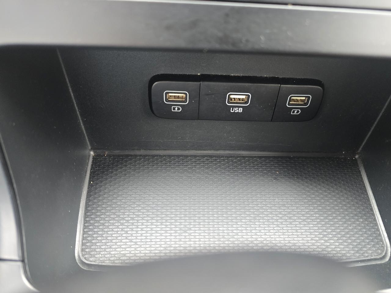 Kia Carnival LX Seat Package 2022