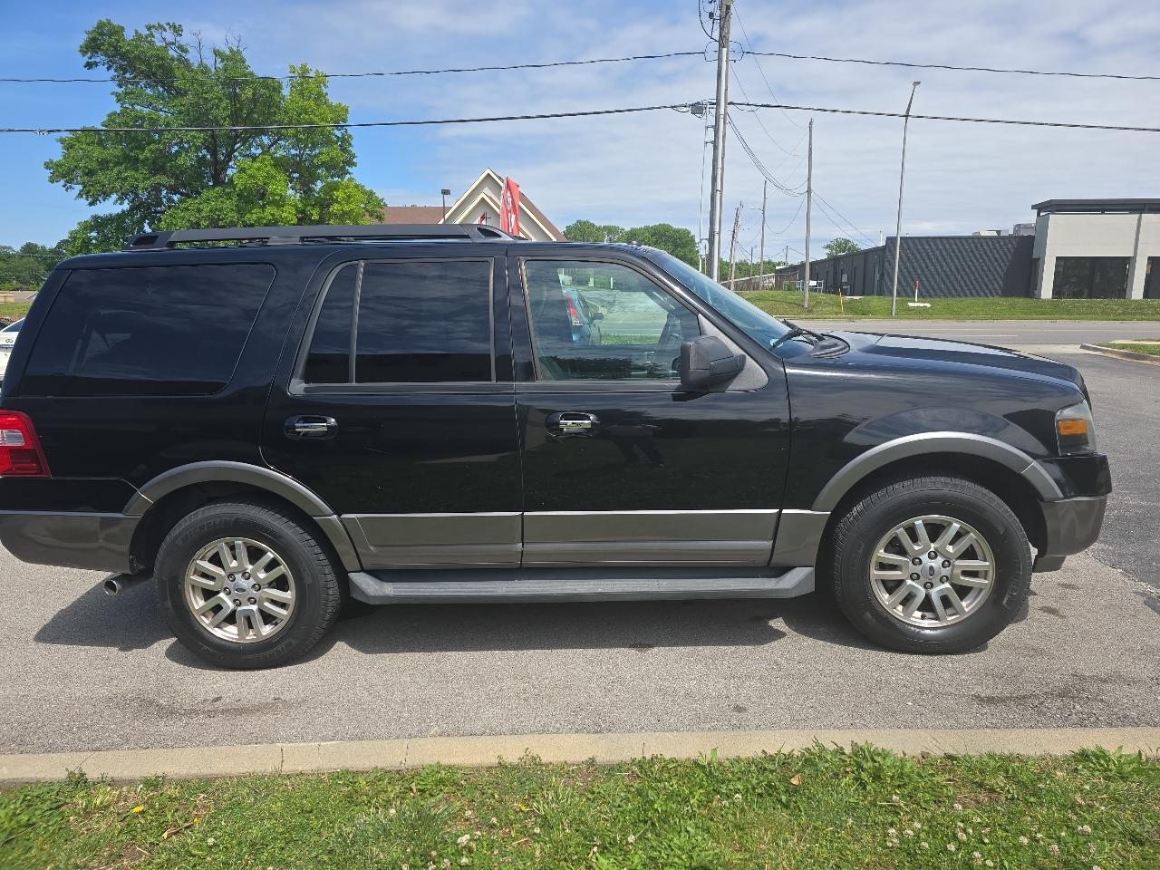 Ford Expedition XLT 4WD 2012
