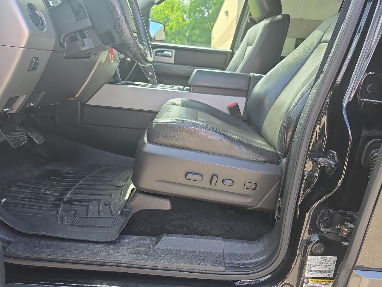 Ford Expedition XLT 4WD 2012