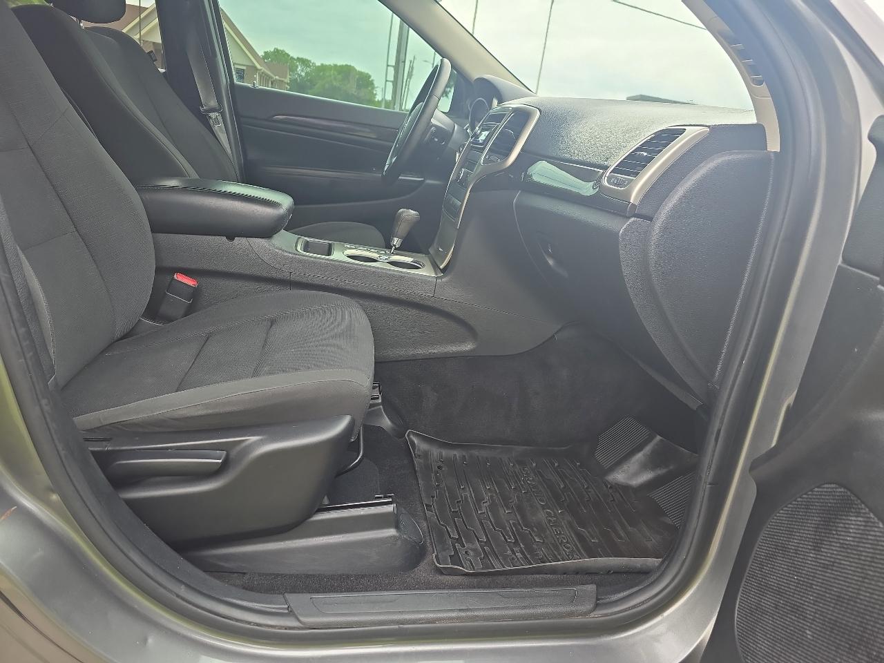 Jeep Grand Cherokee Laredo 4WD 2013