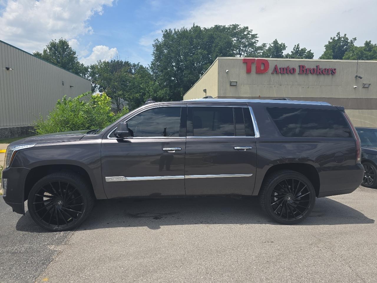Cadillac Escalade ESV Premium 4WD 2017
