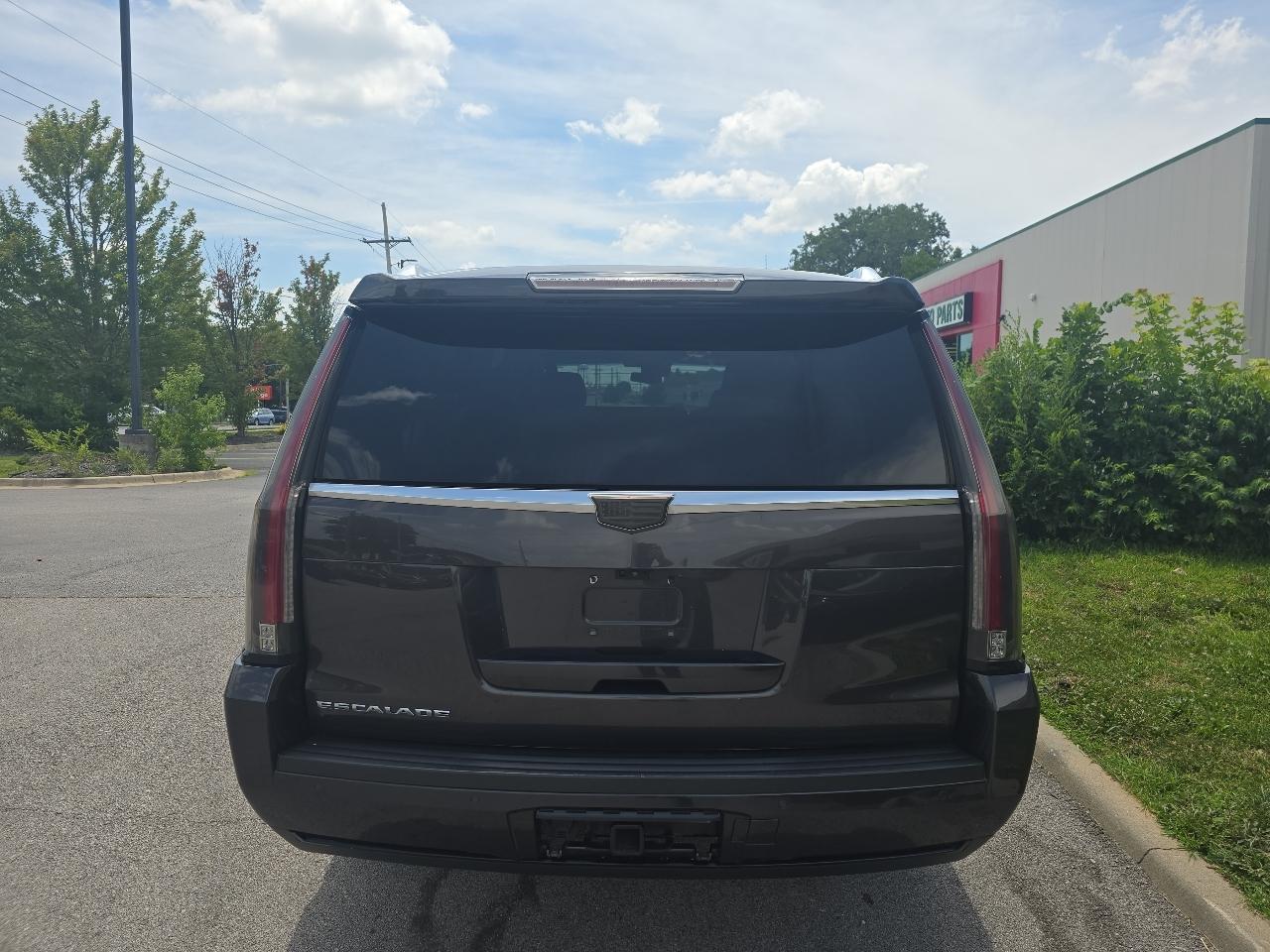 Cadillac Escalade ESV Premium 4WD 2017