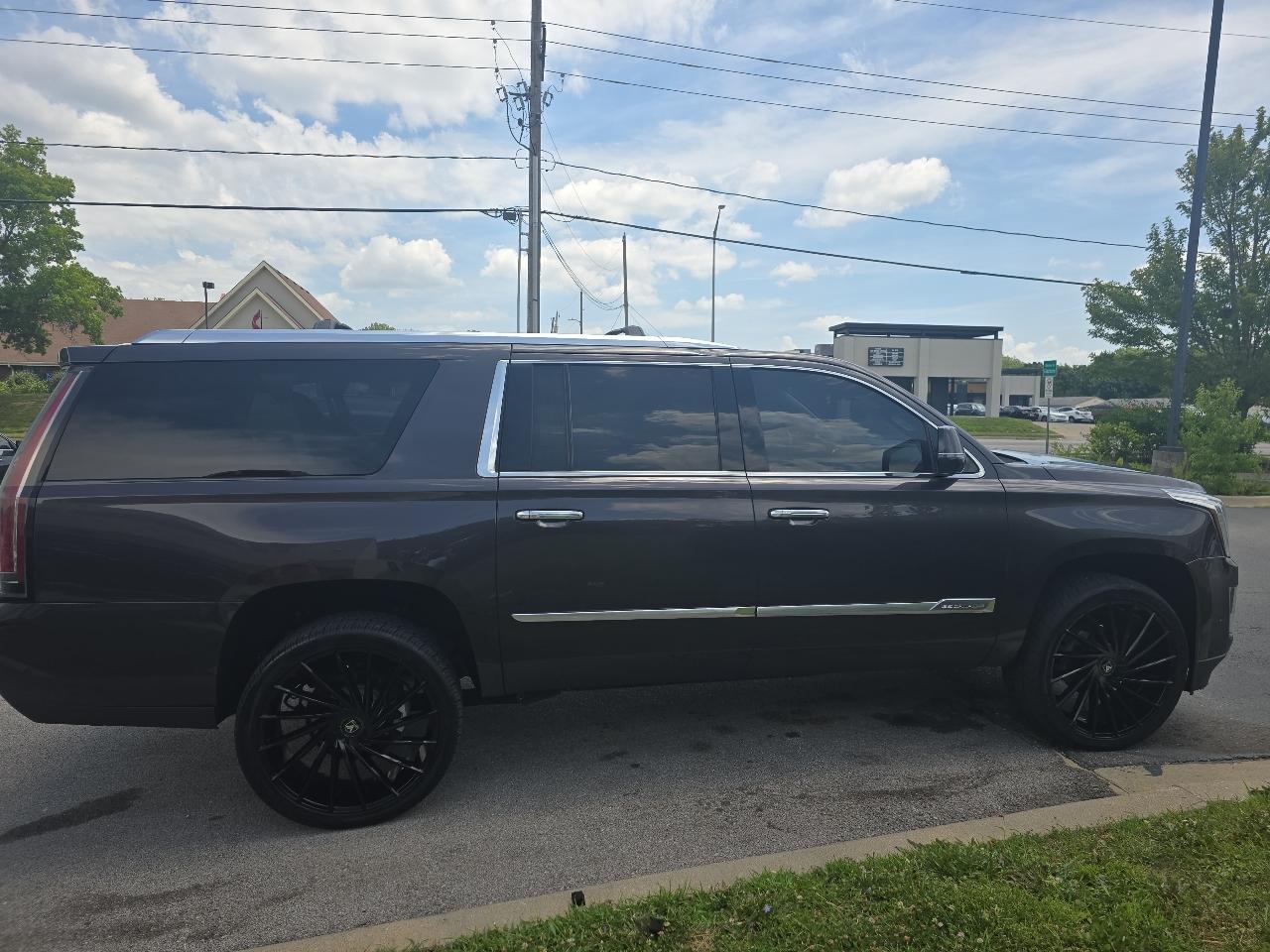 Cadillac Escalade ESV Premium 4WD 2017