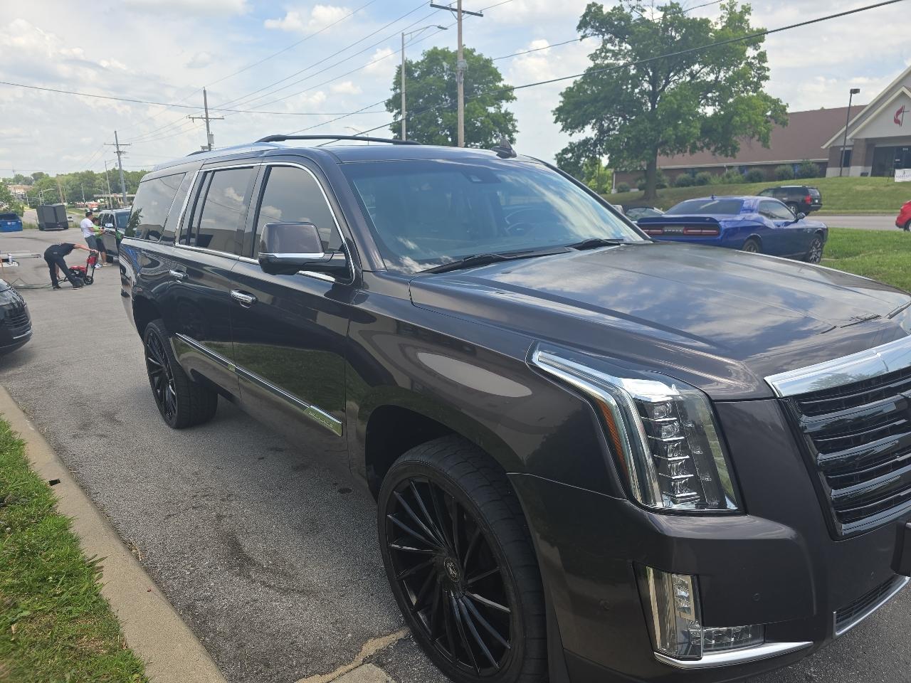 Cadillac Escalade ESV Premium 4WD 2017